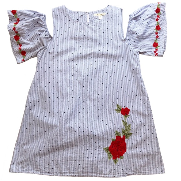 Francesca's Collections Dresses & Skirts - Frencesca’s Mi Ami Cold Shoulder Rose/stripe Dress